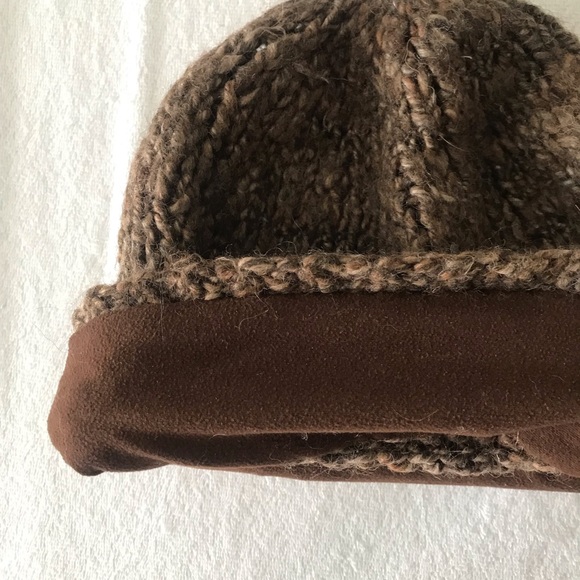 Wilfred Free Tuque - Picture 2 of 3